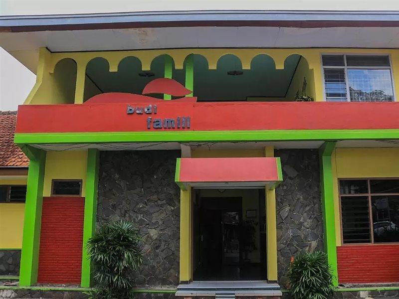Spot On 1708 ホテル ブディ ファミリ 1 シャリア Ciamis エクステリア 写真
